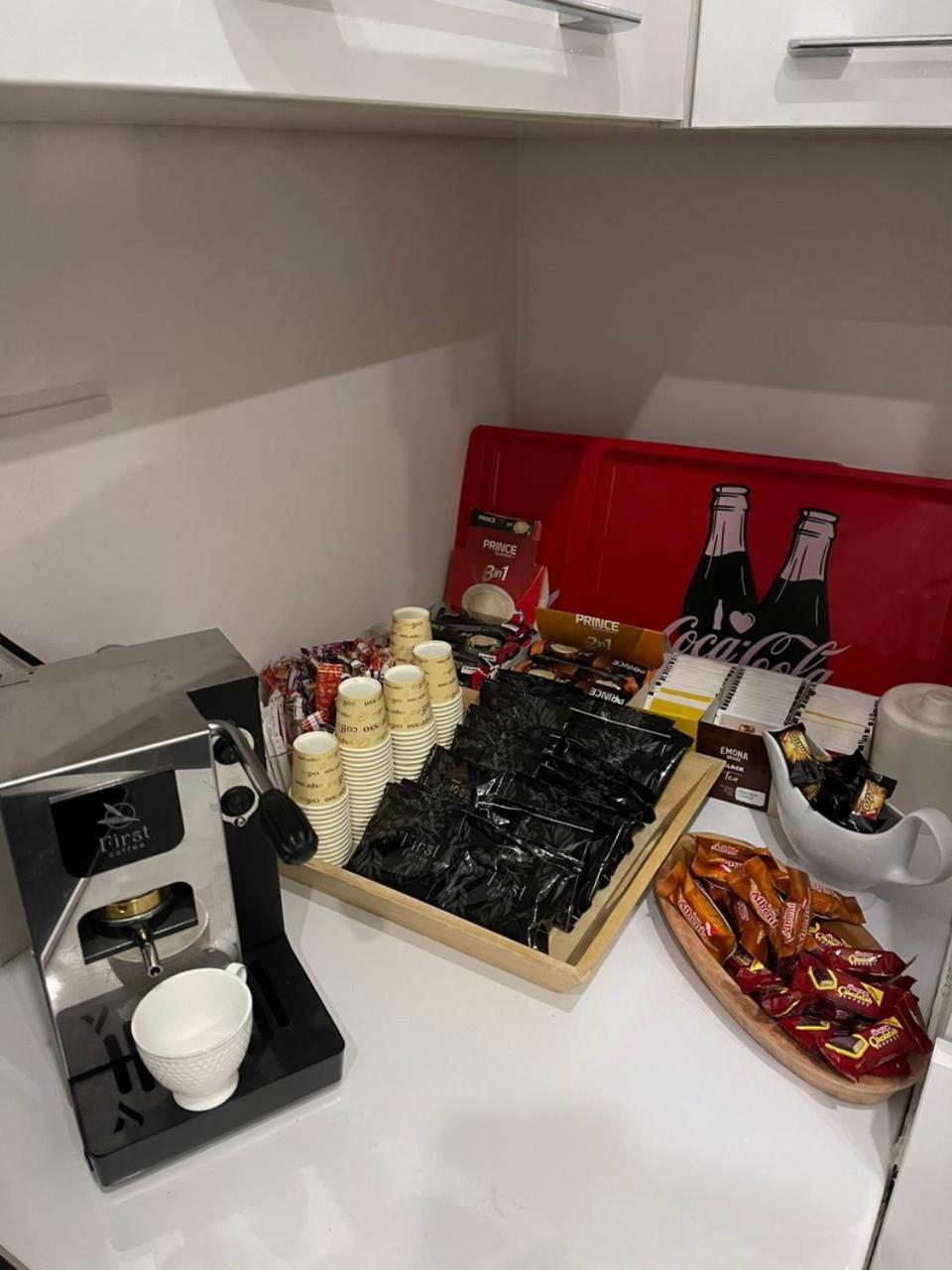 Shesh Hostel Pristina Eksteriør billede