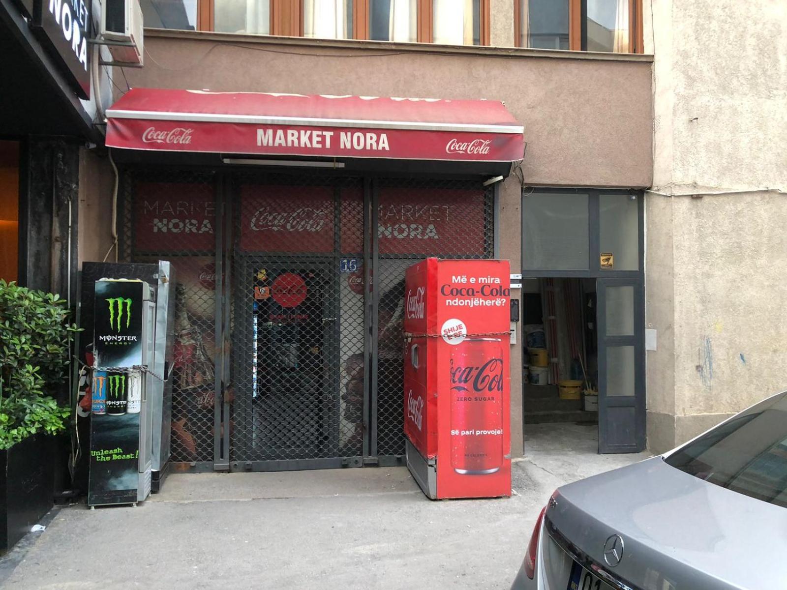 Shesh Hostel Pristina Eksteriør billede